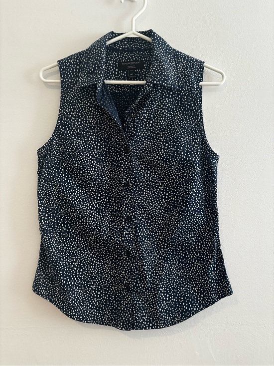 Banana Republic Tops - Banana Republic Sleeveless Button Up Shirt Sz 8 Polka Dot